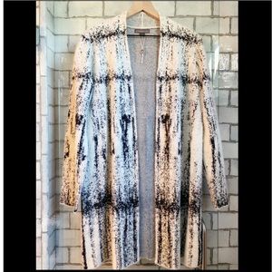 Metric New York Beautiful soft sweater size M perfect condition